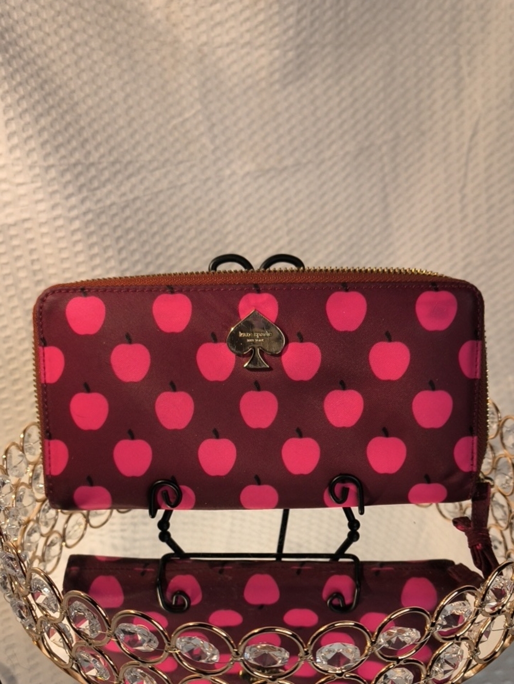 kate spade Flatiron Lacey Apple Nylon Full Zip Wallet